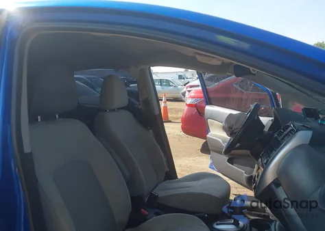 2015 Nissan Versa Note Sv z USA, uszkodzony, nr VIN 3N1CE2CP3FL428484